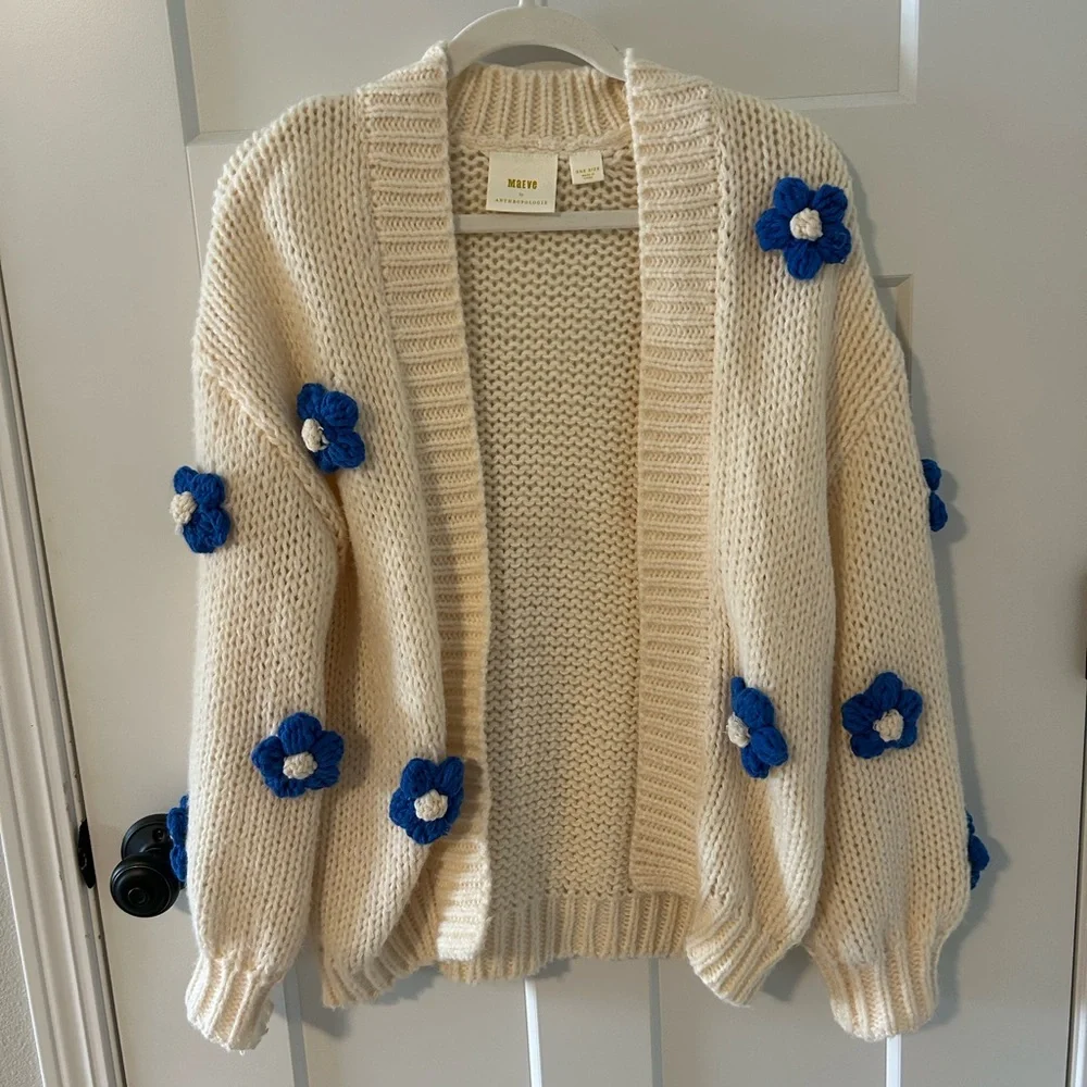 Chunky 3D Floral Knit Cardigan - Picture 2 of 5